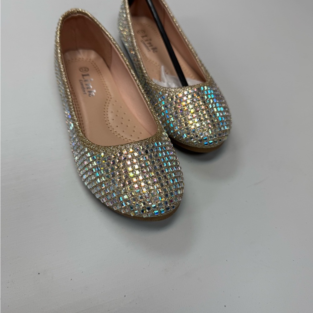 Luxe Gold Dress Shoes with Sparkling Texture